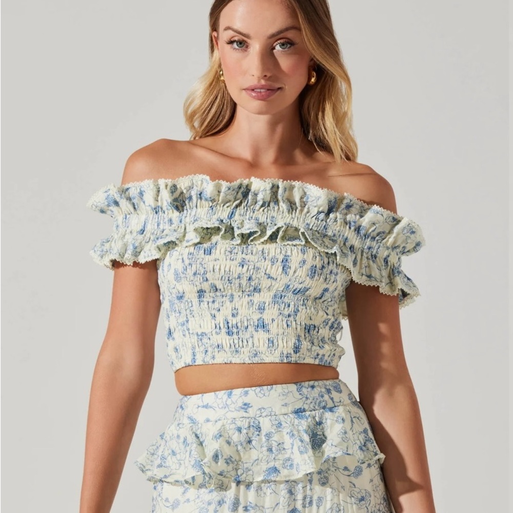 ASTR The Label Crop Top